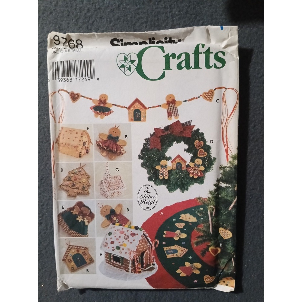 Simplicity 9768 Christmas Crafts Sewing Pattern - Tree Skirt, Wreath, Garland
